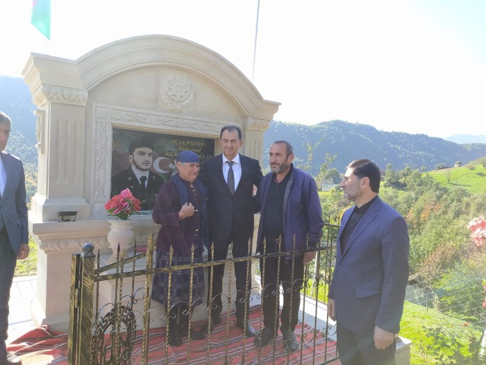 Taleh Qaraşov şəhidlərin məzarlarını ziyarət etdi - FOTOLAR